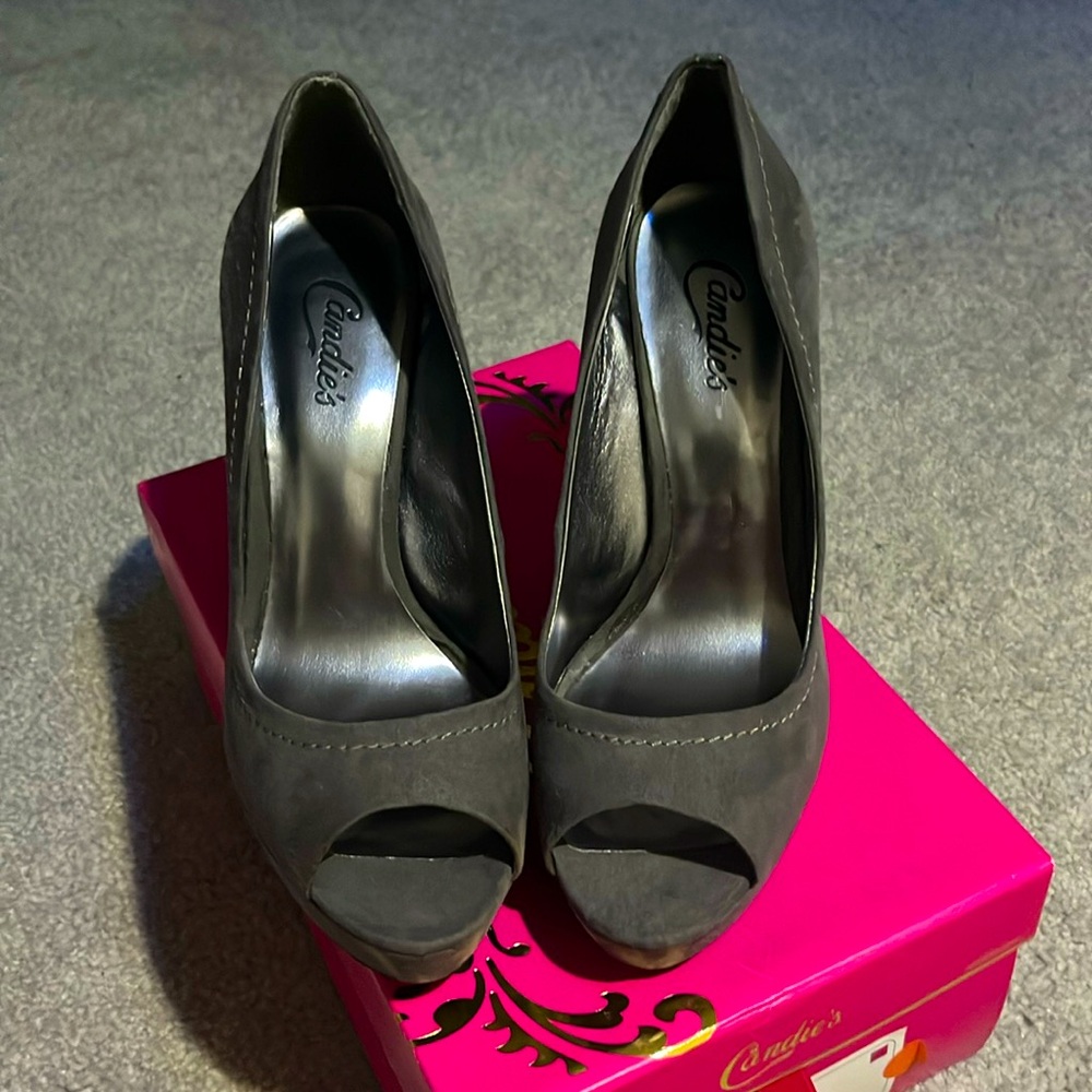 Candie’s “Yunni’s Grey” High Heel | Size 8